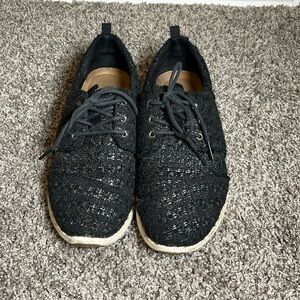 Toms women’s tennis shoes